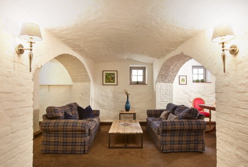 Hotel Gut Vorbeck Gewölbekeller mit Sitzbereich